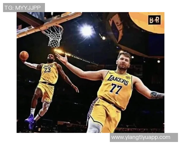 媒体人期待里夫斯表现出色詹姆斯和东契奇需适应新战术体系