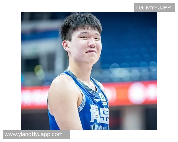 媒体人杨瀚森当众流泪展现真实情感无惧外界评价