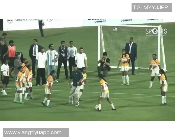 苏亚雷斯回忆童年艰辛将足球视为改变命运的唯一机会