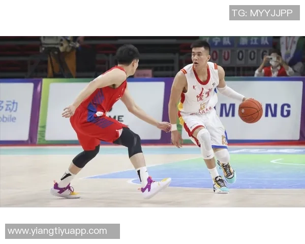 赵睿身穿宏远训练服备战全运会展现时光倒流的独特魅力