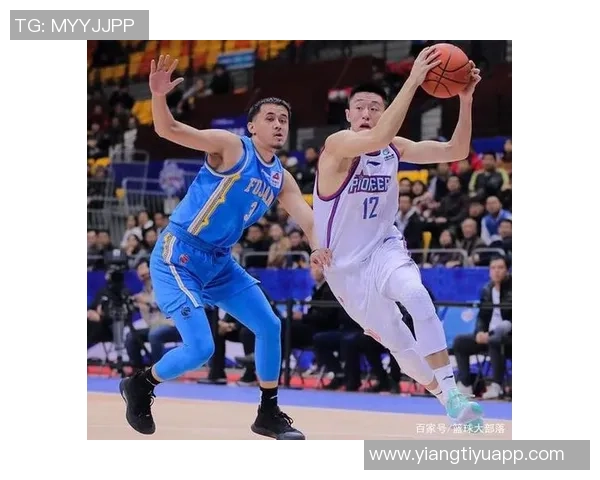 福克斯第三节火力全开7投6中狂砍16分上半场表现平平仅得4分